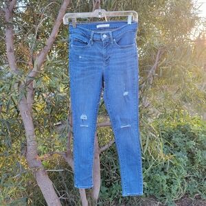 Levi's Women's Blue Distressed Skinny Jeans 26 x 29